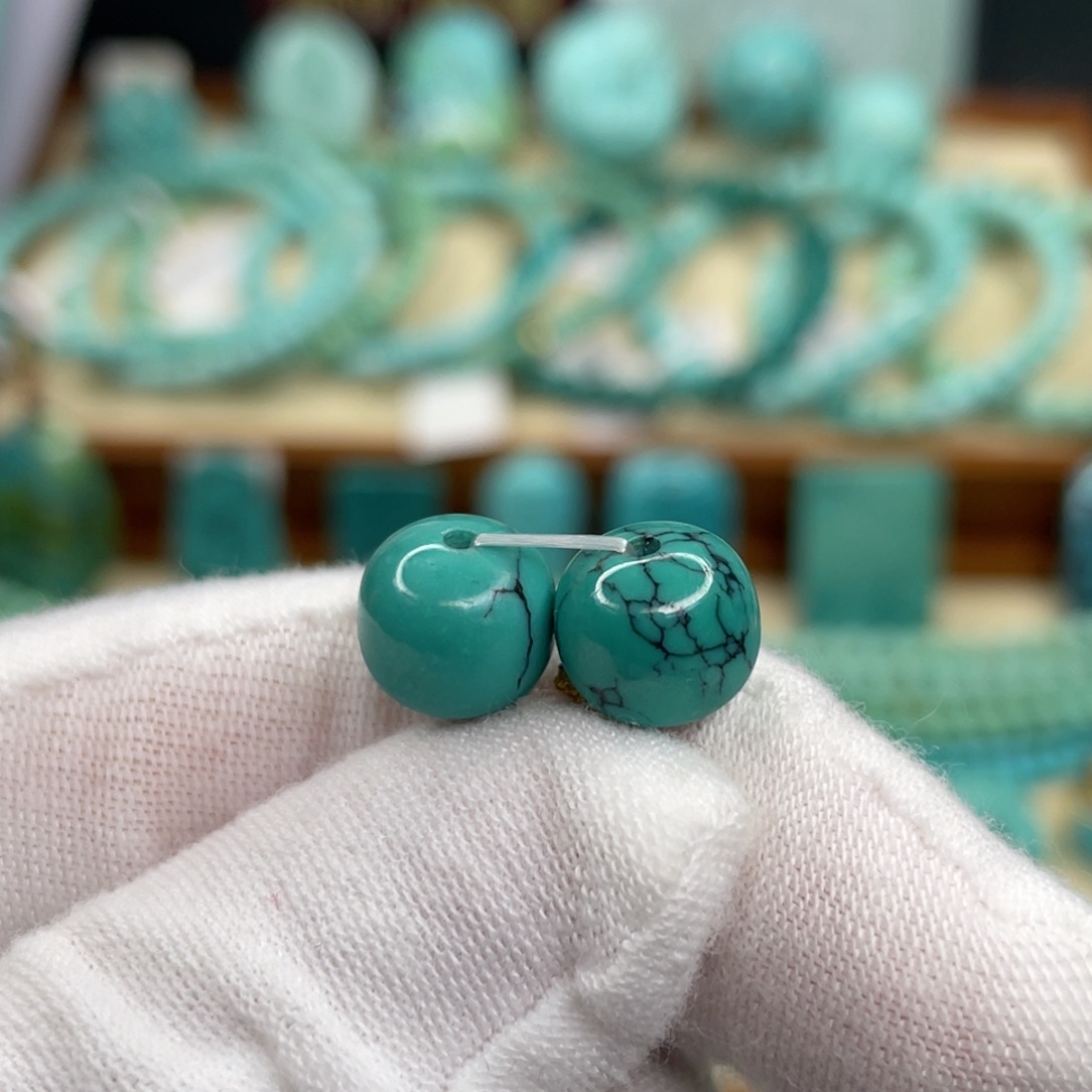 绿松石未镶嵌颈饰