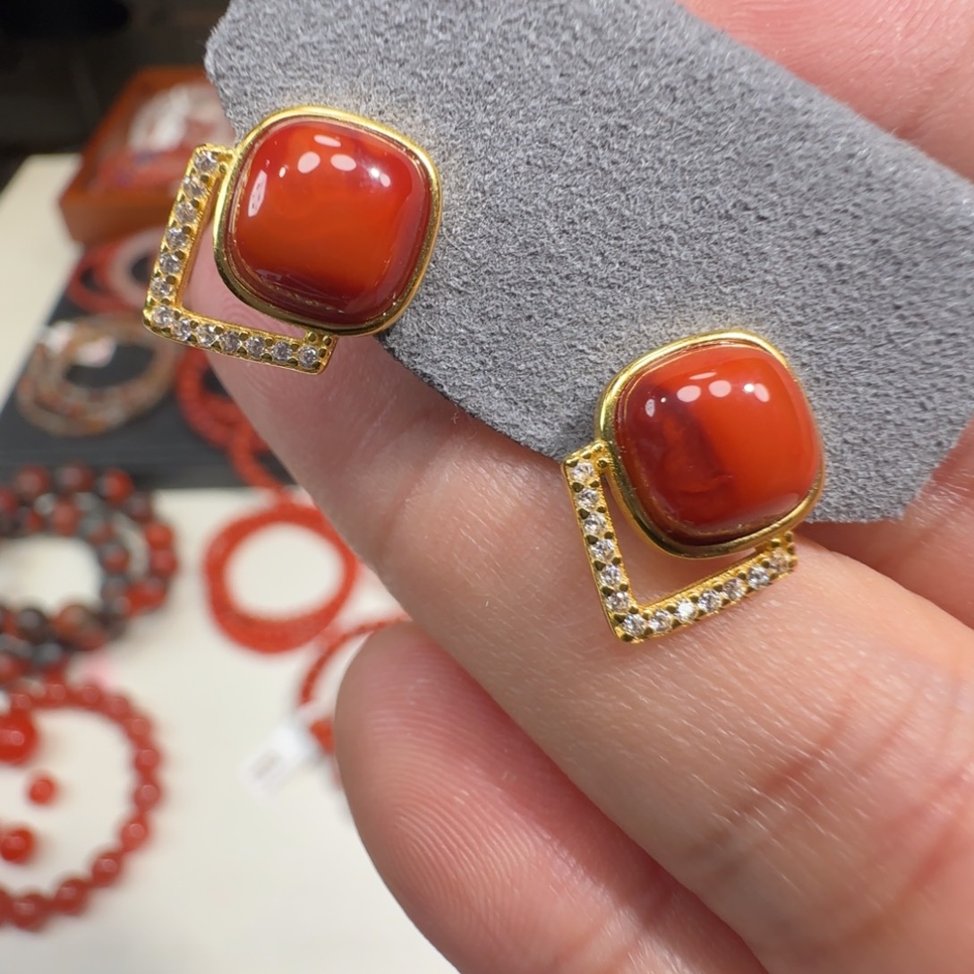 尤***a南红玛瑙银S925镀金镶嵌耳饰