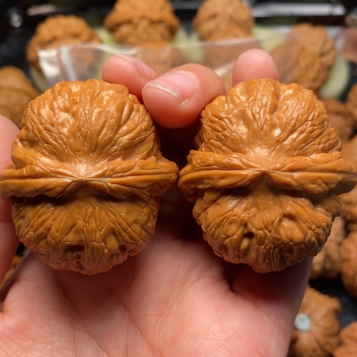 文玩核桃把件毕业大元宝44