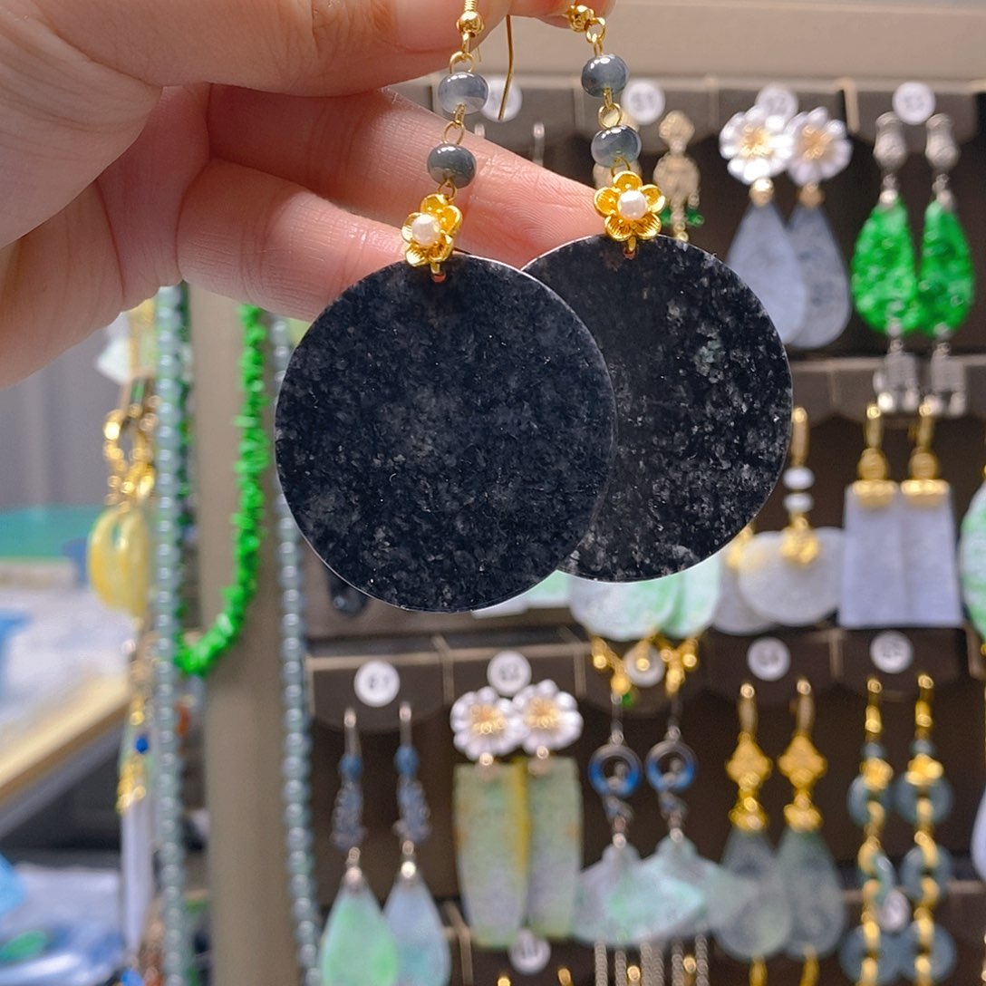 未镶嵌翡翠耳饰翡翠