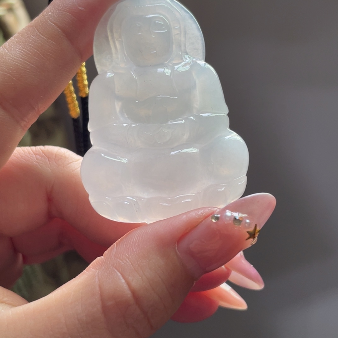 翡翠未镶嵌颈饰观音