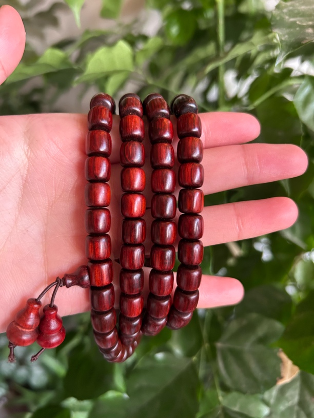 108颗8.5*8.5手串脖挂檀木桶珠