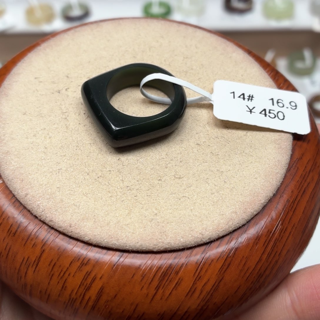 七***嘻和田玉未镶嵌戒指16.9抛光