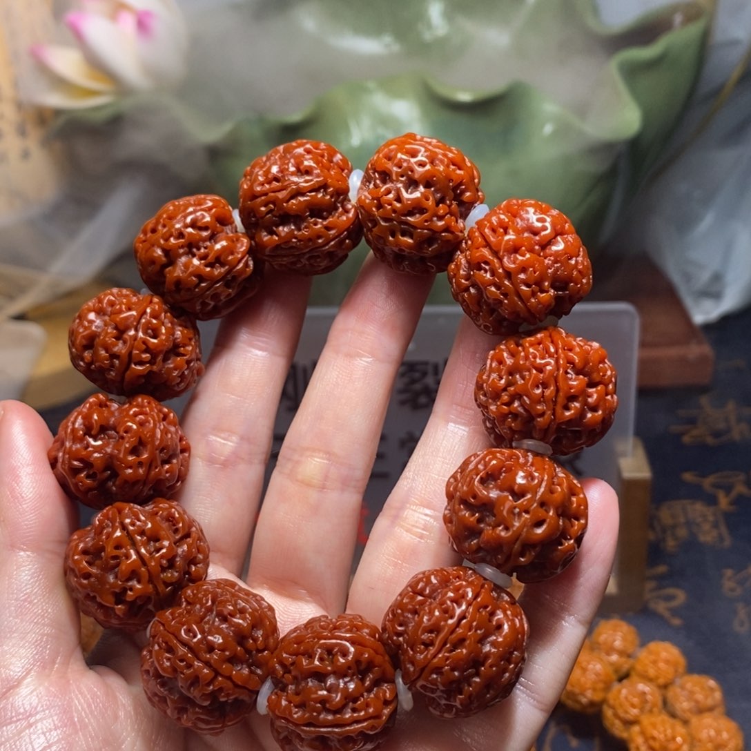 金刚菩提手串18颗235。   肉。  