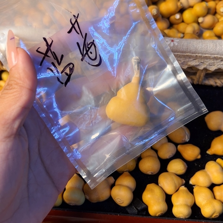 蓝***a银S925我想说我们不认识你呀