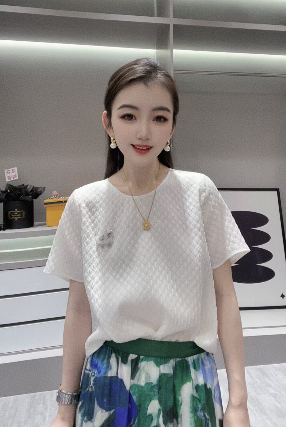 【小羊钉珠】CHUN家夏季时尚宽松百搭桑蚕丝T恤