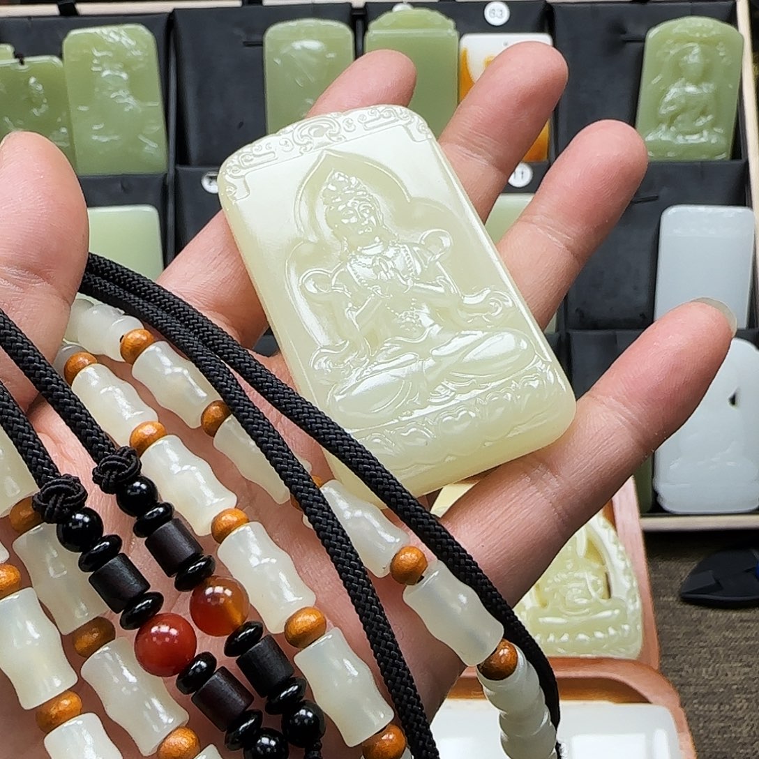 很***。一物一拍双面观音吊坠