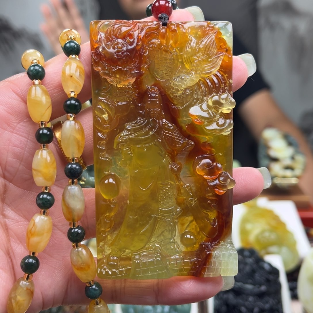 岫玉未镶嵌颈饰挂件