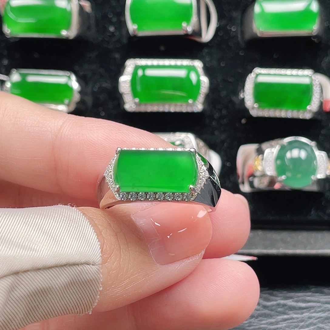 翡翠银S925镶嵌戒指天然A货翡翠没运费险3972