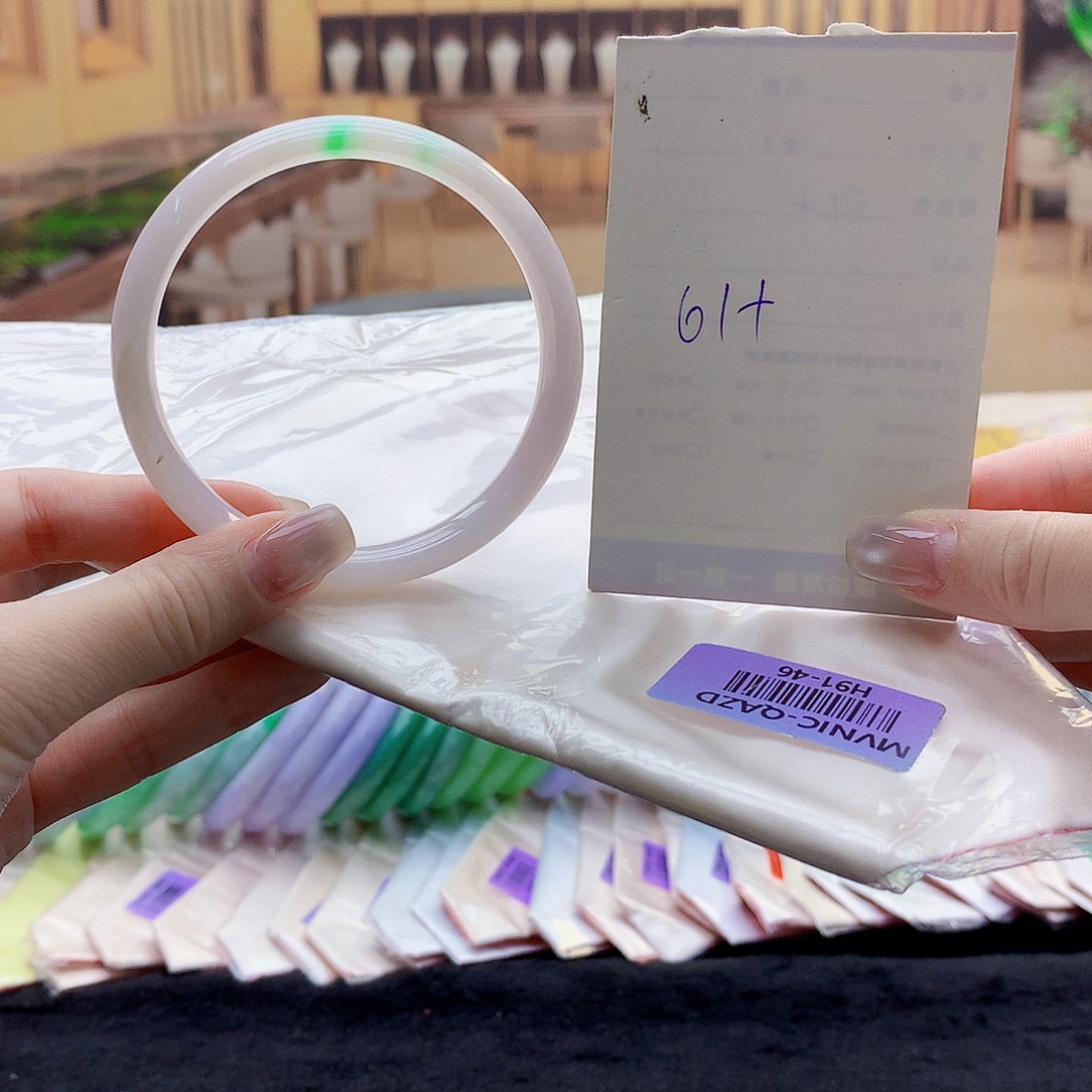 翡翠手镯未镶嵌Njh