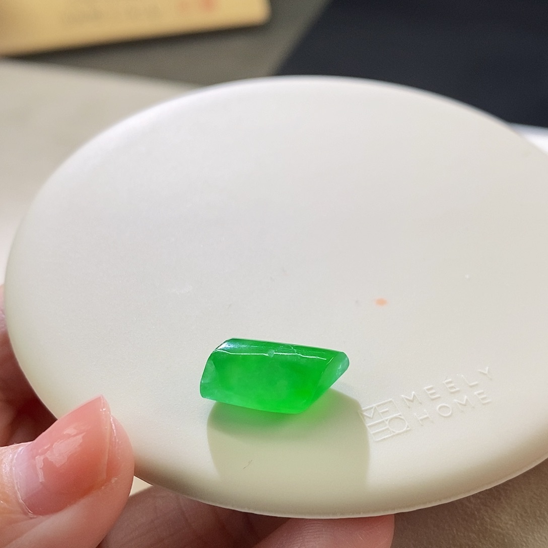 翡翠未镶嵌挂件随行