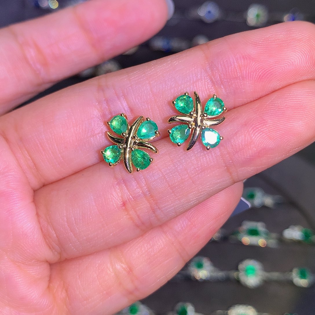 祖母绿耳饰18K金镶嵌