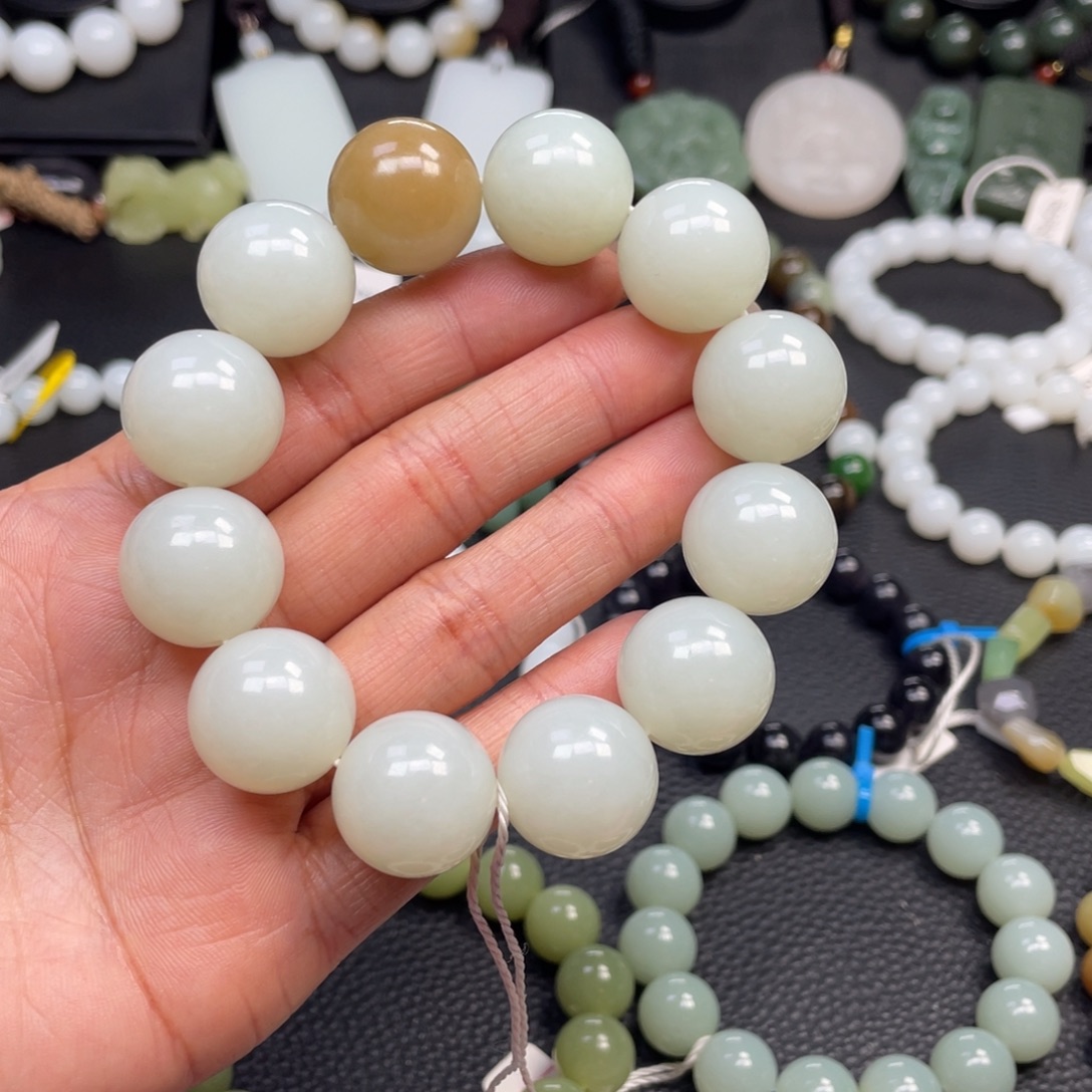 和田玉未镶嵌手链