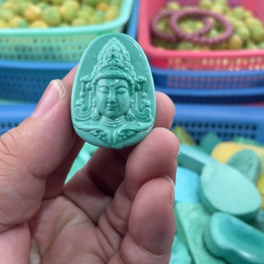 未镶嵌菱锰矿珠宝半成品