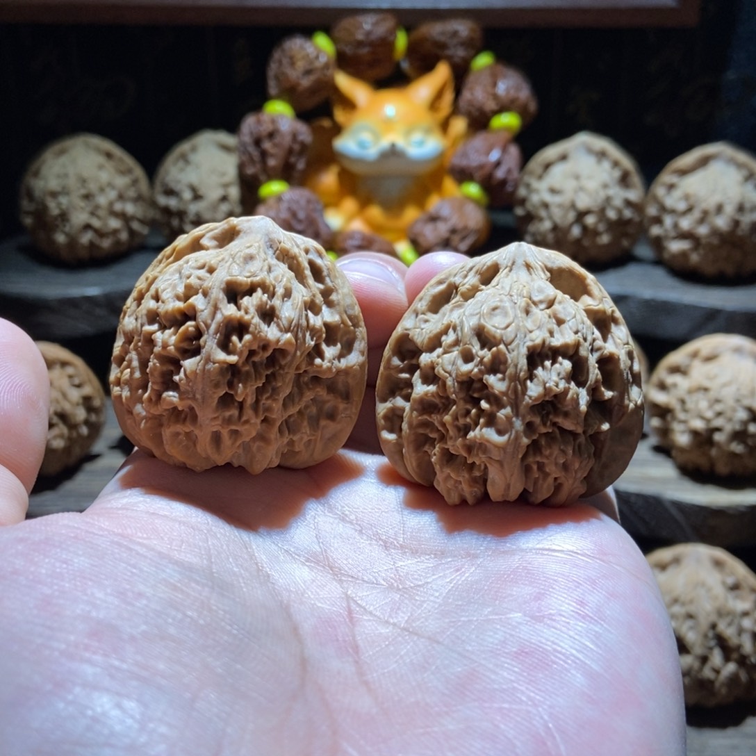 赵***伟文玩核桃把件涿鹿南将石