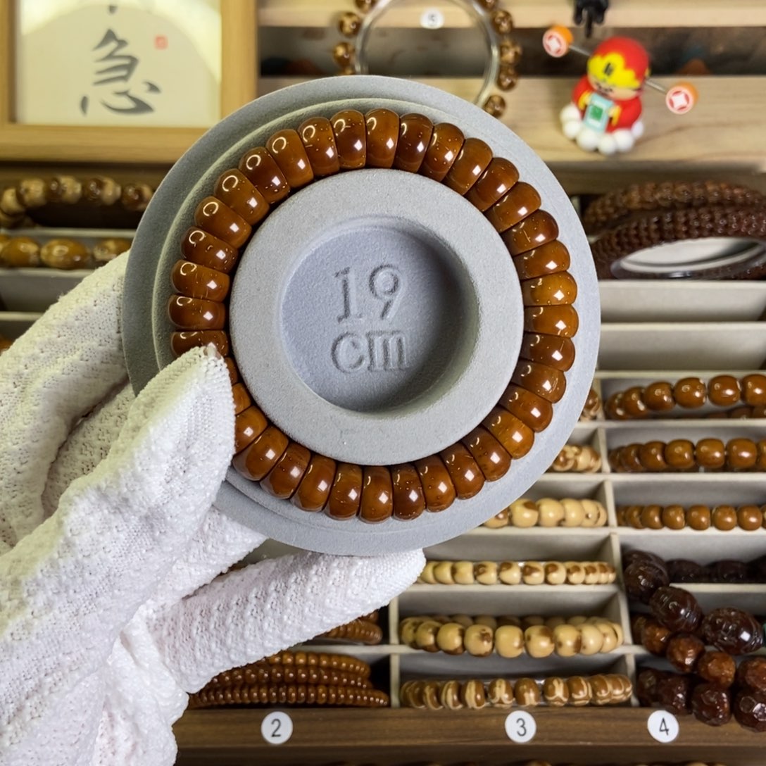 L***y手串紫金鼠大肠1111