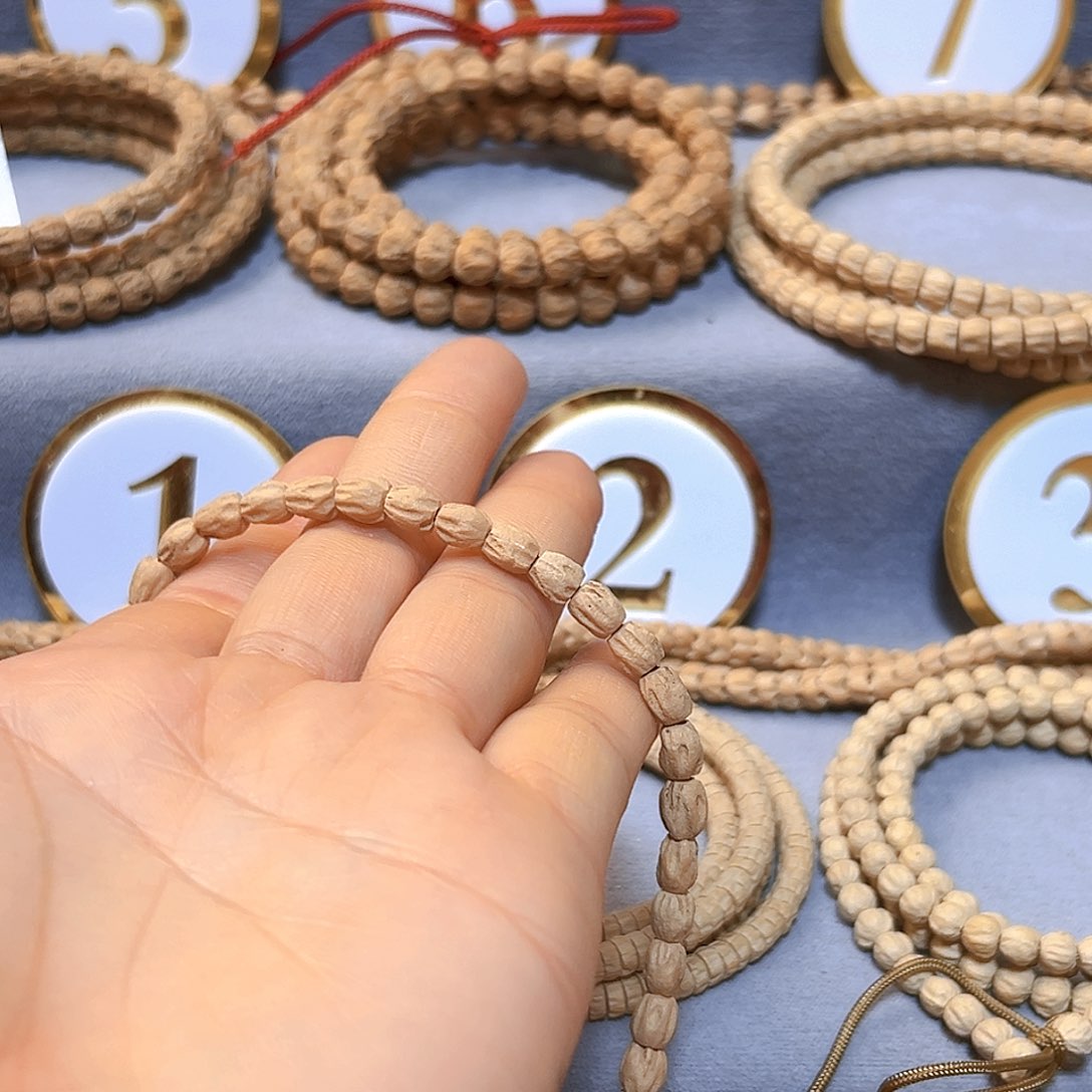 柏香籽/百香籽手串淼*