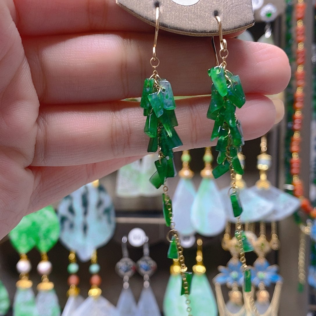 未镶嵌翡翠耳饰翡翠