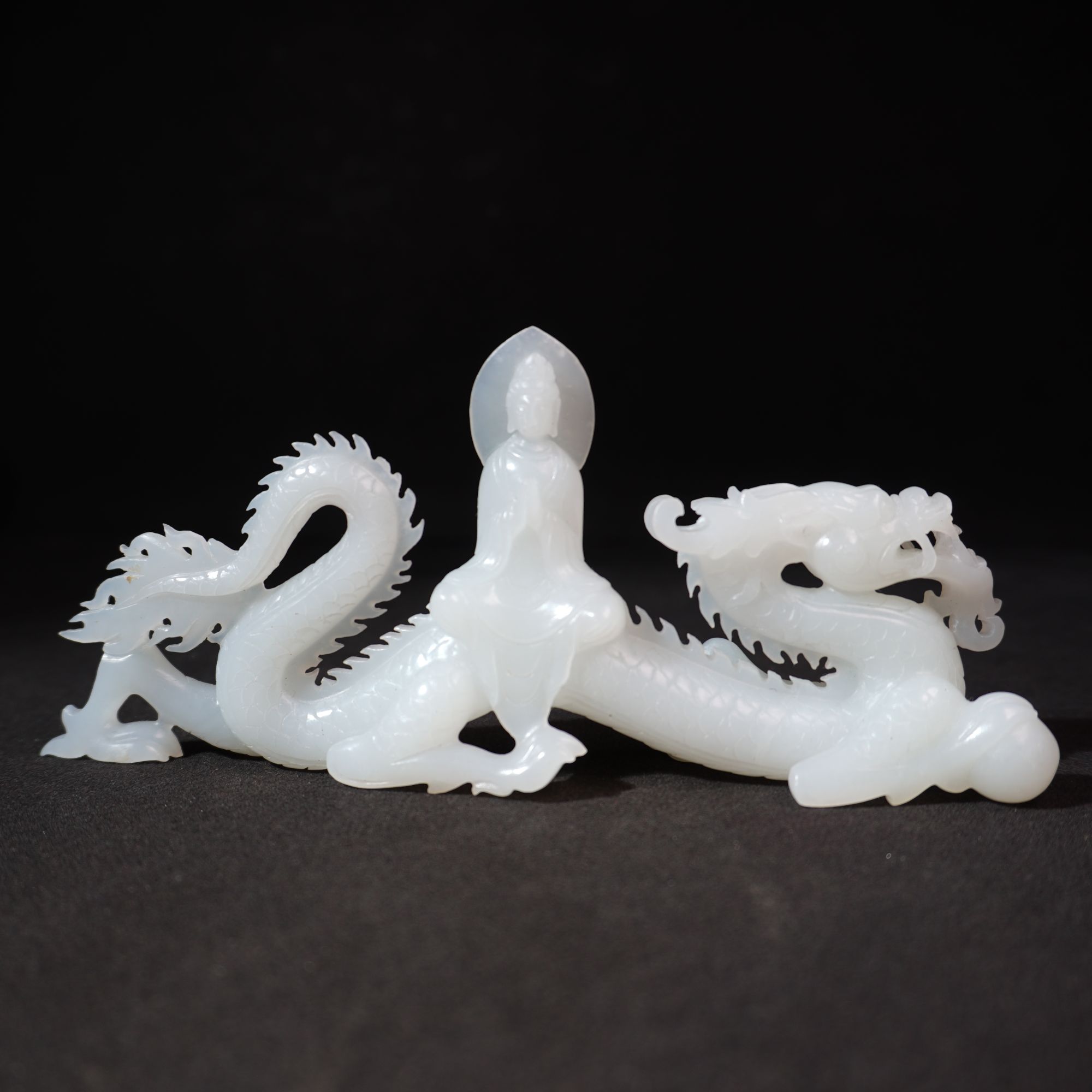 10NA18  清  和田玉乘龙观音摆件