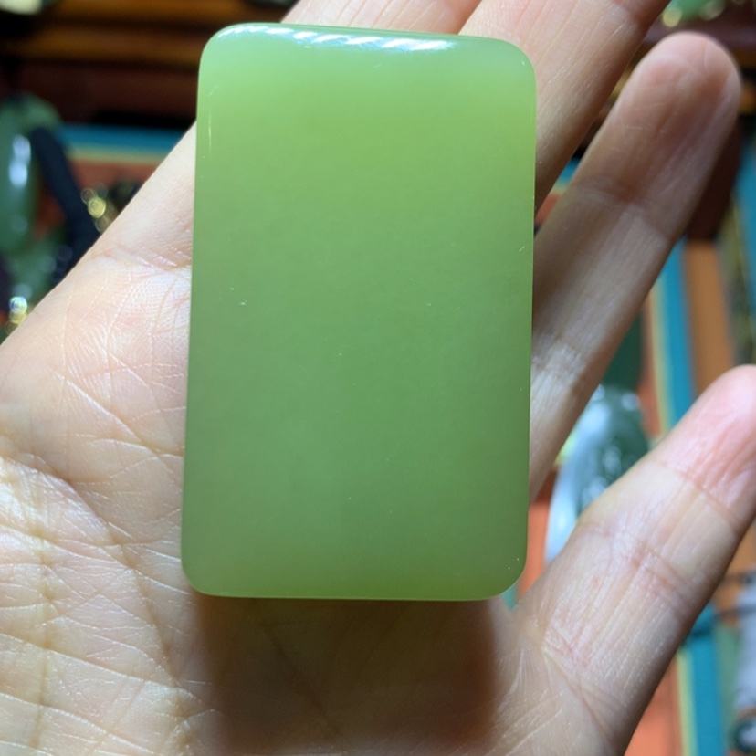 【闪购商品】透闪石质玉颈饰未镶嵌知*