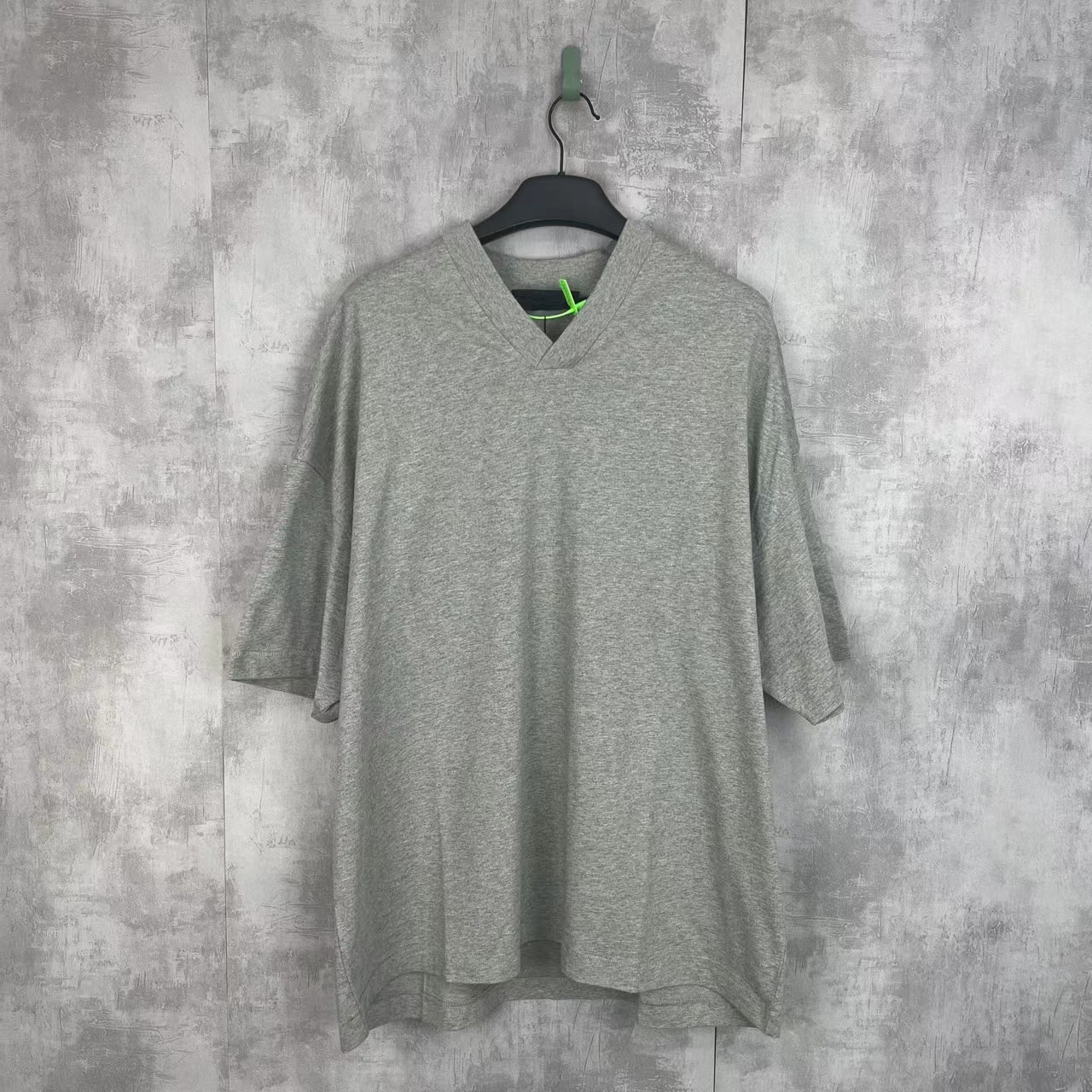 全新未使用 ESSENTIALS TURBO 灰色 短袖 最后一件m码 0423