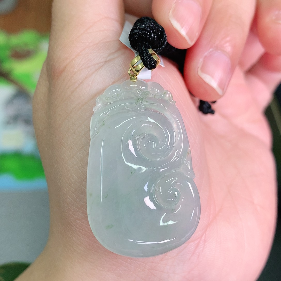 翡翠颈饰18K金镶嵌冰胶如意38*24*4.5