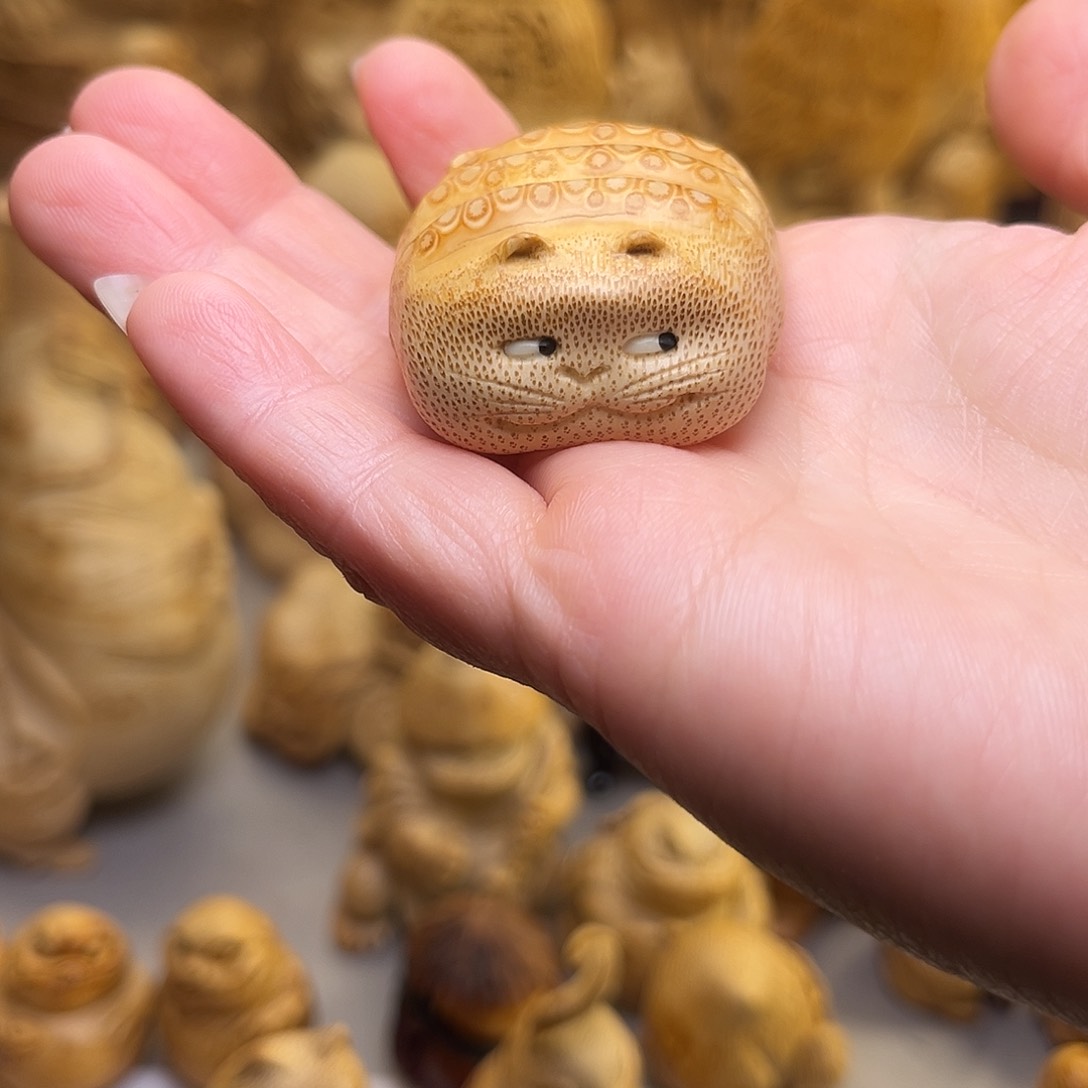 竹靠***杏竹根的雕刻艺术