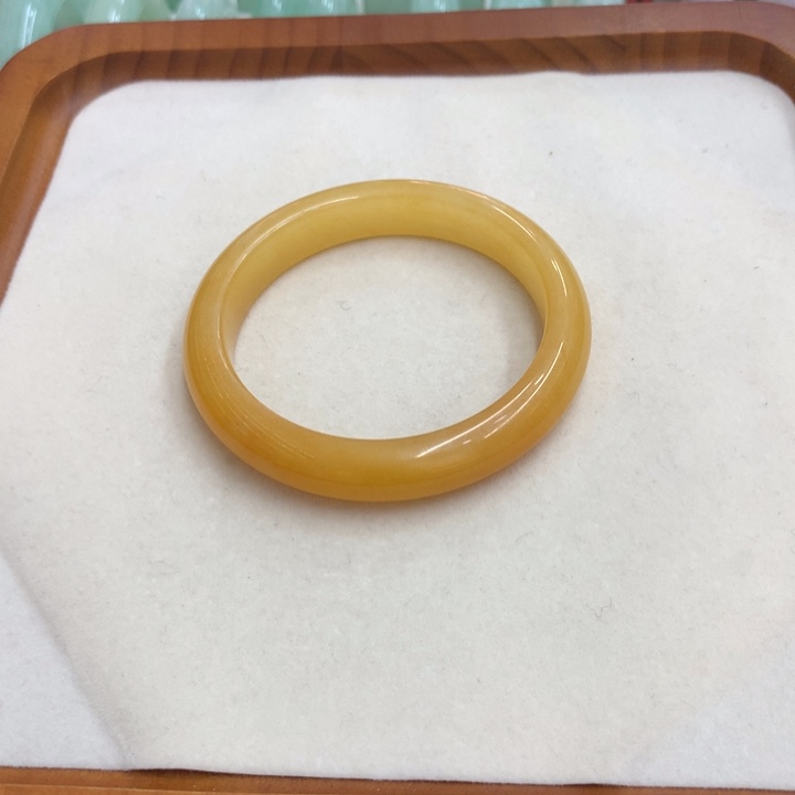 石英质玉未镶嵌手镯