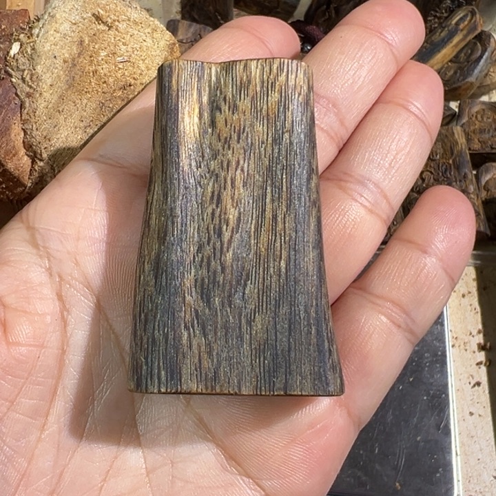 沉香吊坠绿棋楠沉香吊坠18.9克