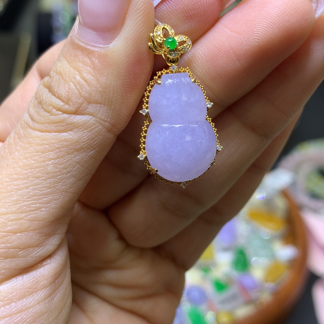 翡翠颈饰18K金镶嵌翡翠吊坠项链