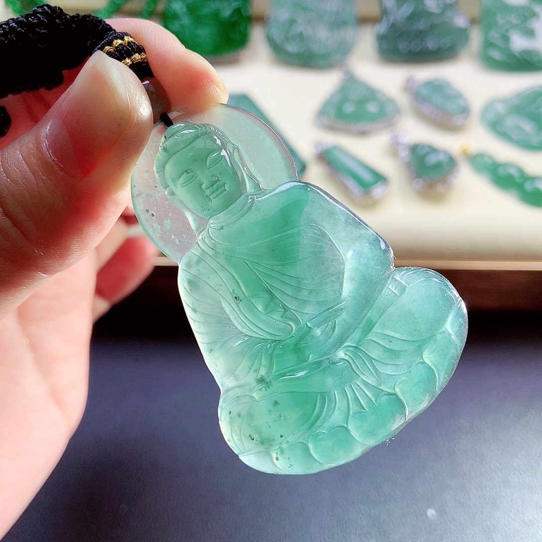 【闪购商品】翡翠颈饰未镶嵌天然