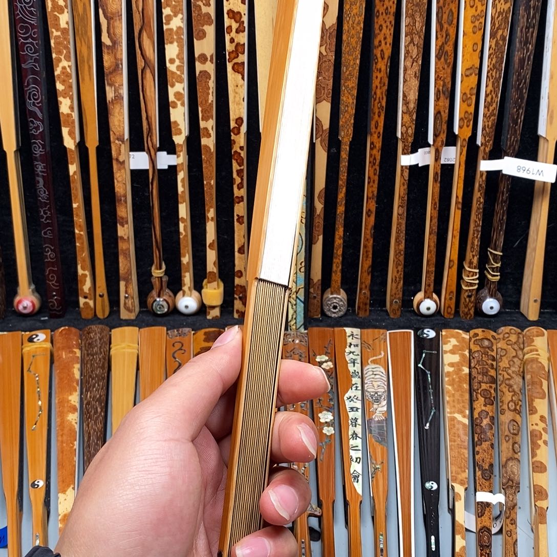 见***）扇子666556676667888