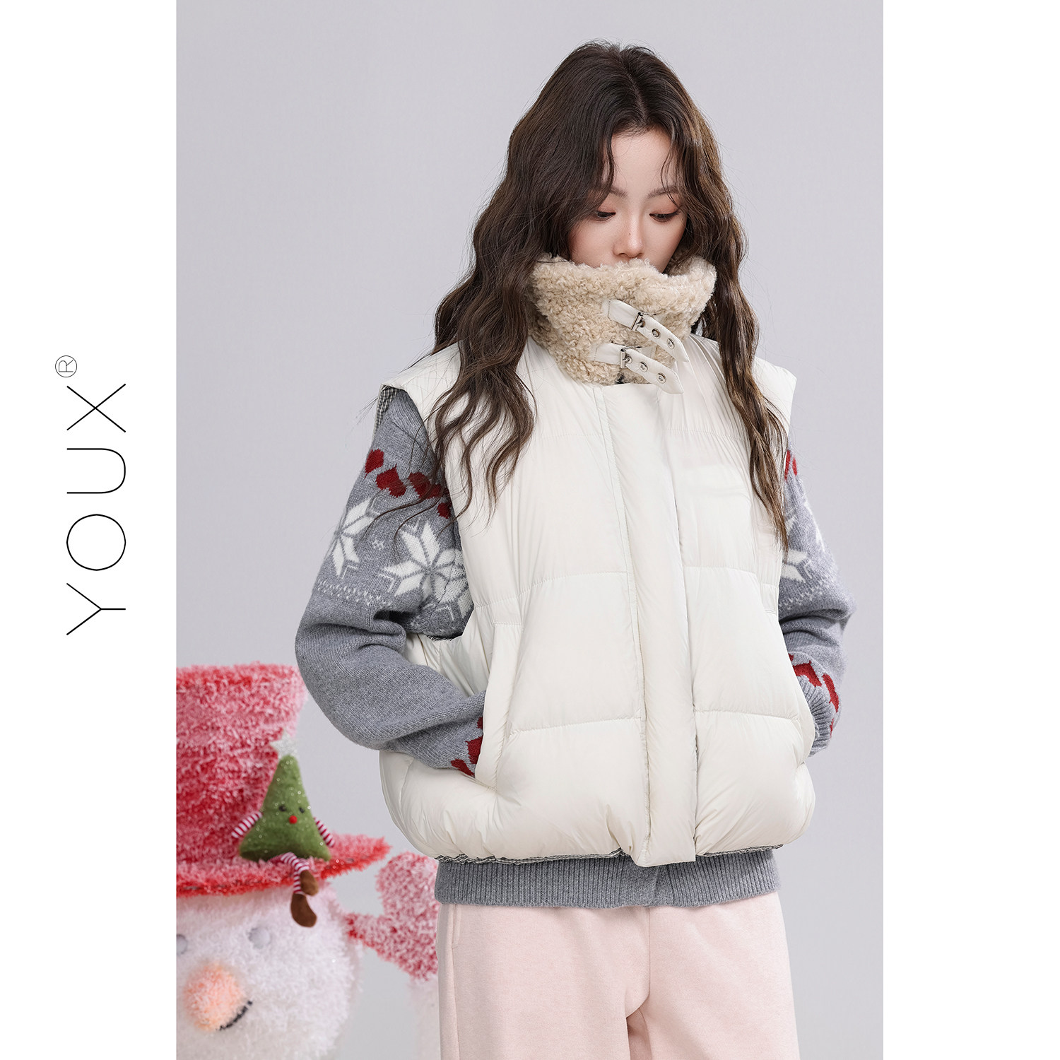 又巷【驯铃踏雪】复古翻领保暖米白两面穿羽绒马甲女2025冬季新款