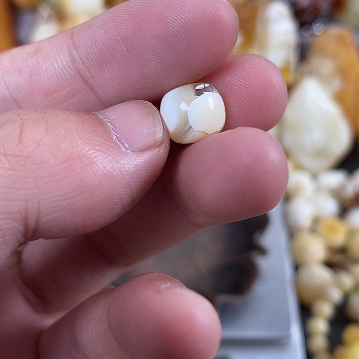 琥珀未镶嵌珠宝奇石我