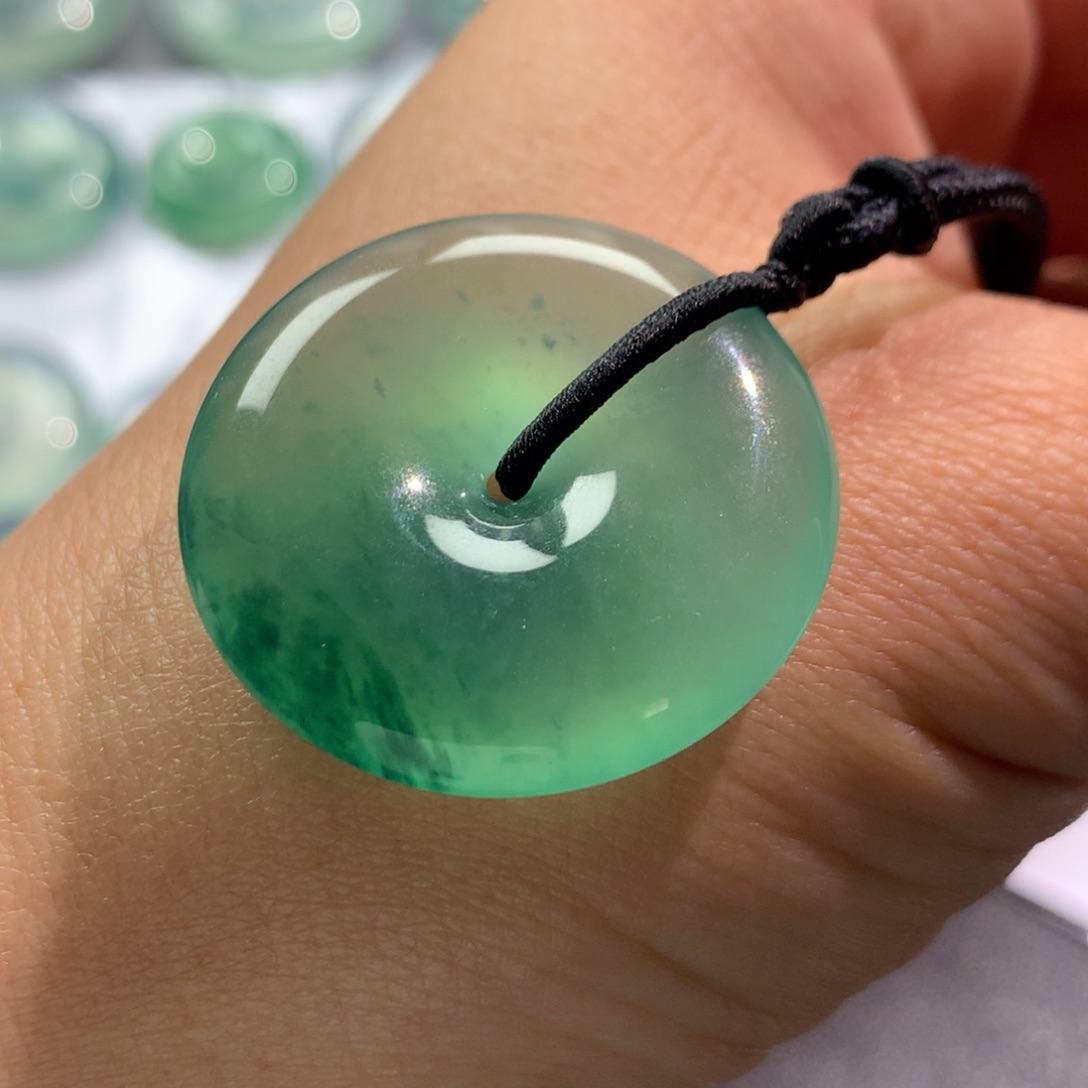 翡翠颈饰未镶嵌30.4-6.4