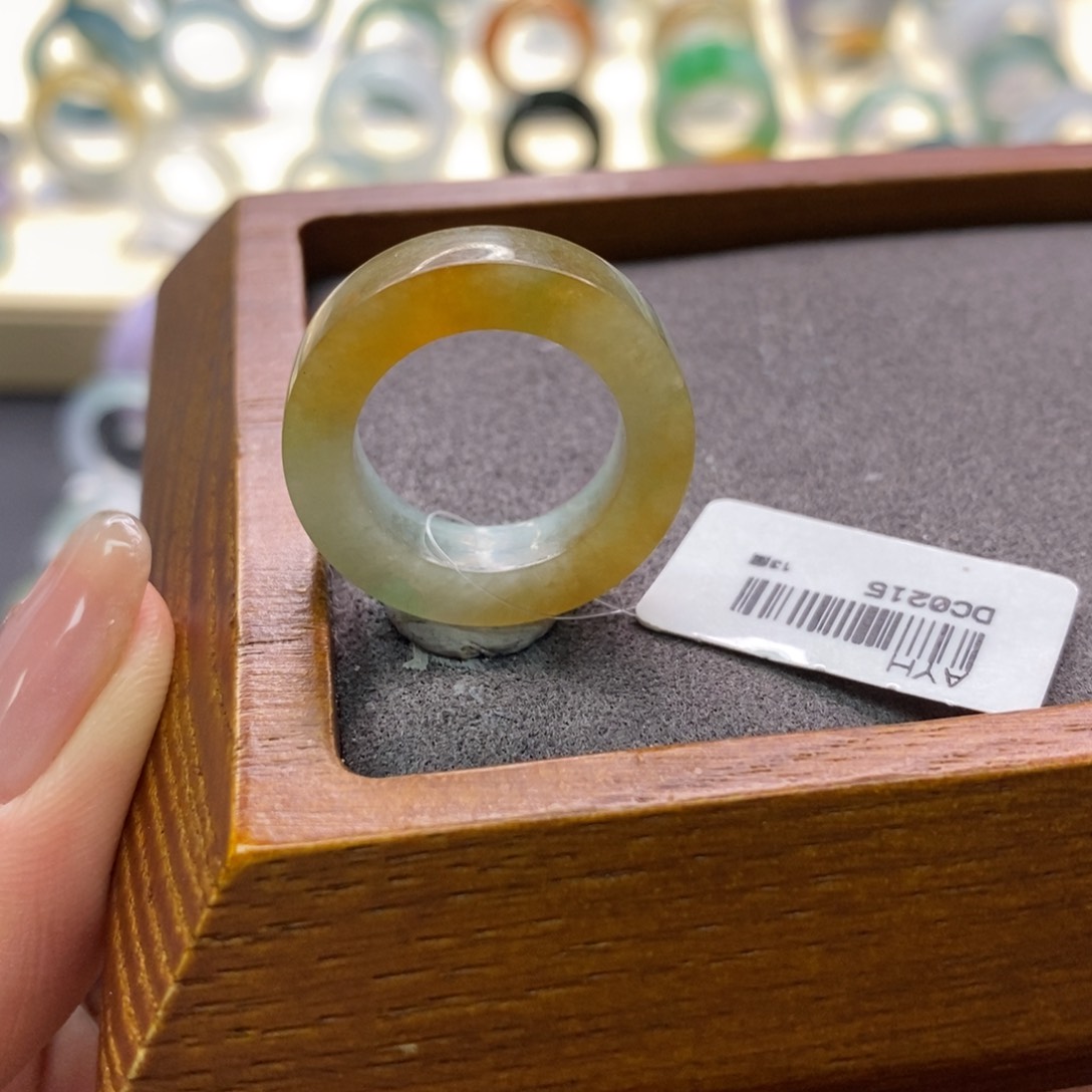 定制翡翠未镶嵌戒指