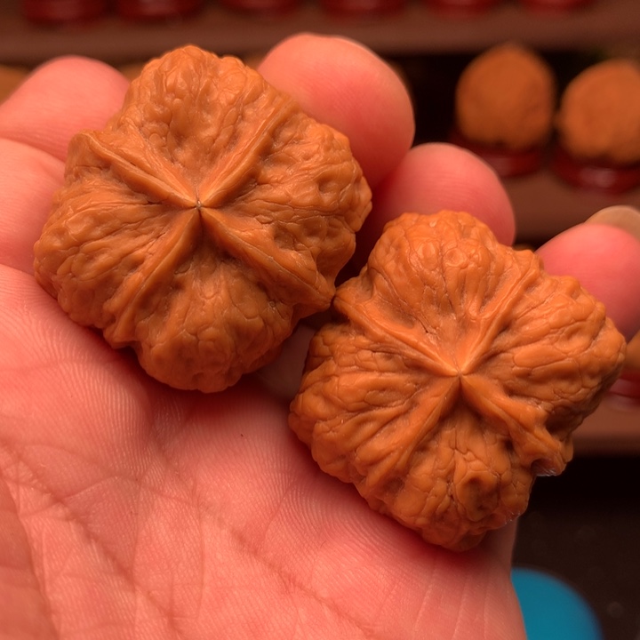 文玩核桃吊坠肉丸子