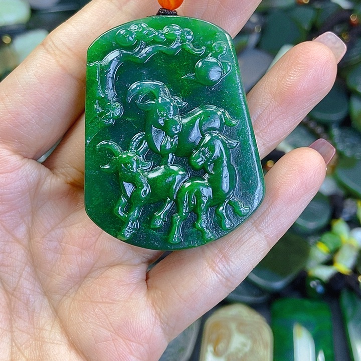 颈饰未镶嵌和田玉