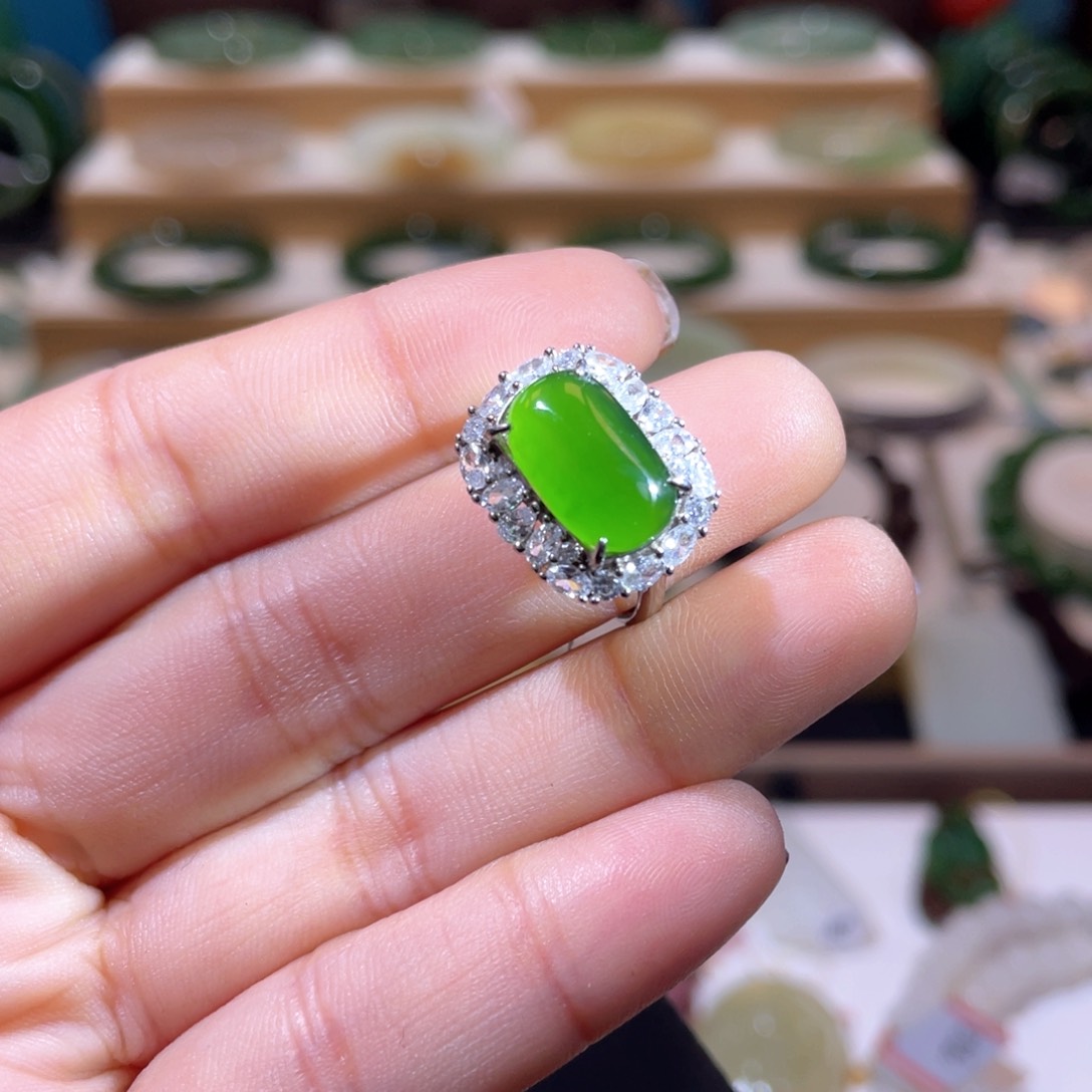 和田玉高品冰阳绿戒指银S925镶嵌?****