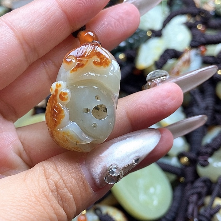 和田玉颈饰未镶嵌