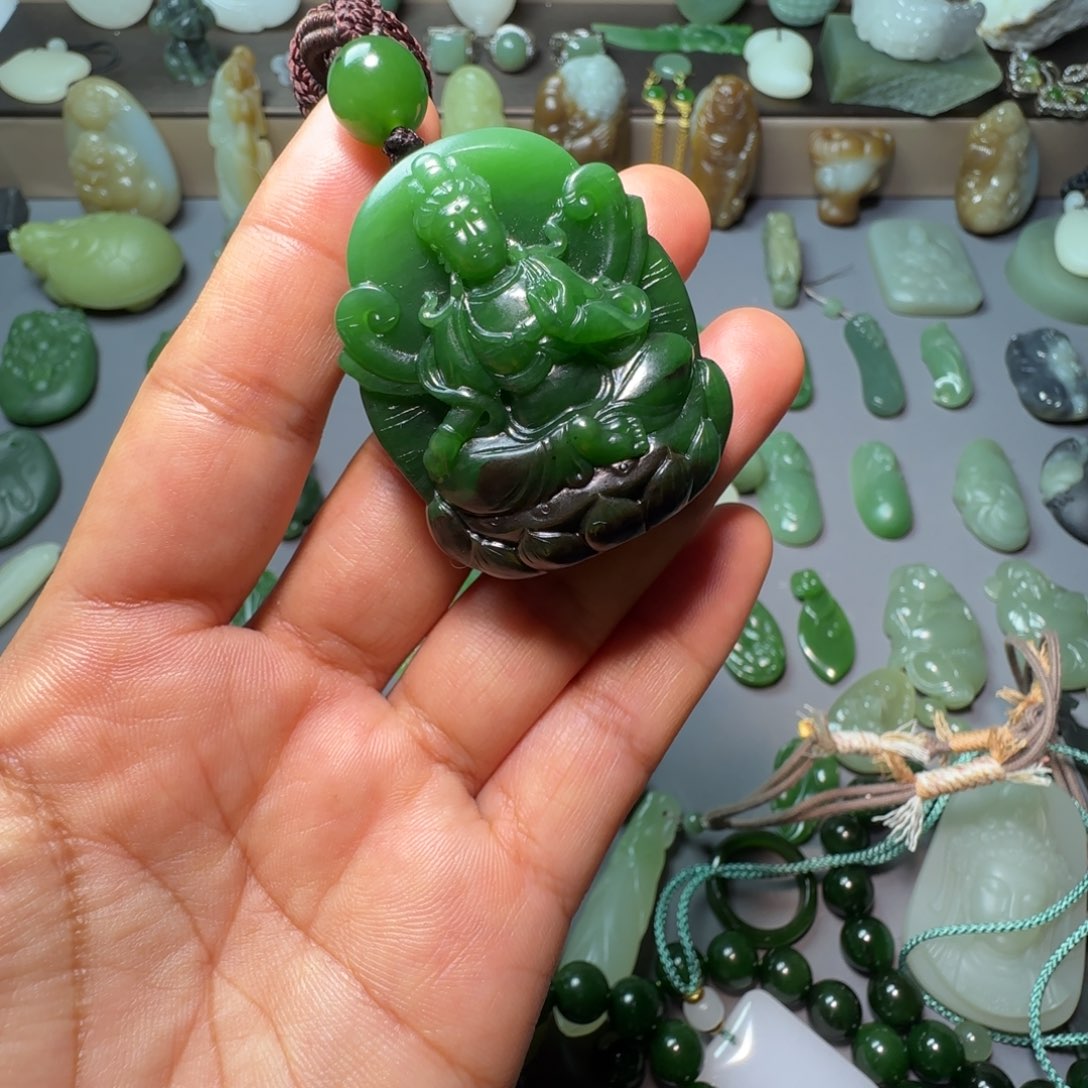 和田玉未镶嵌颈饰