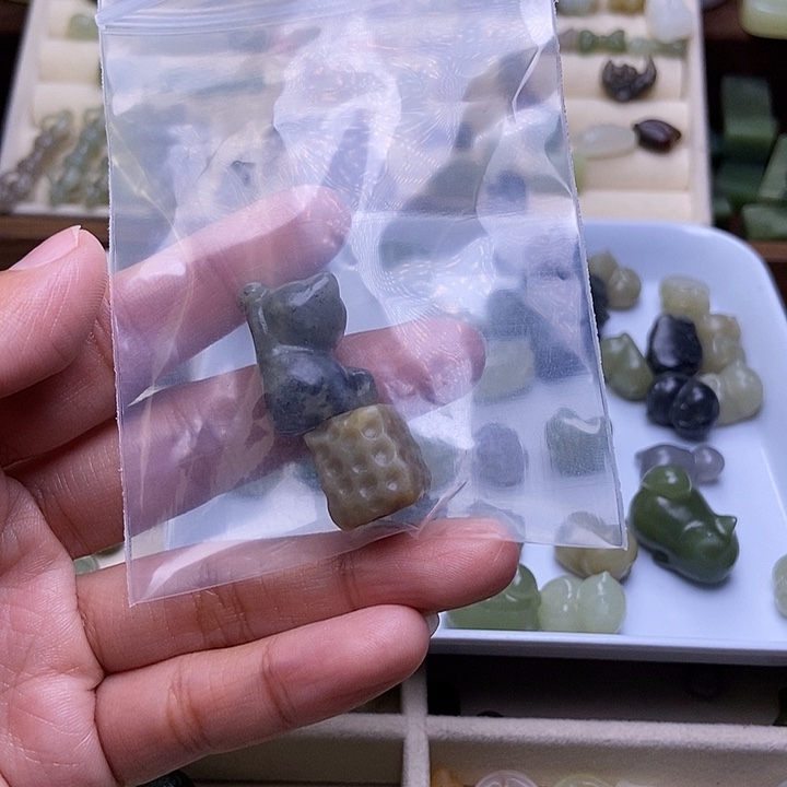 起****和田玉未镶嵌手链