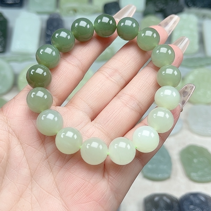 蛋***的和田玉未镶嵌颈饰