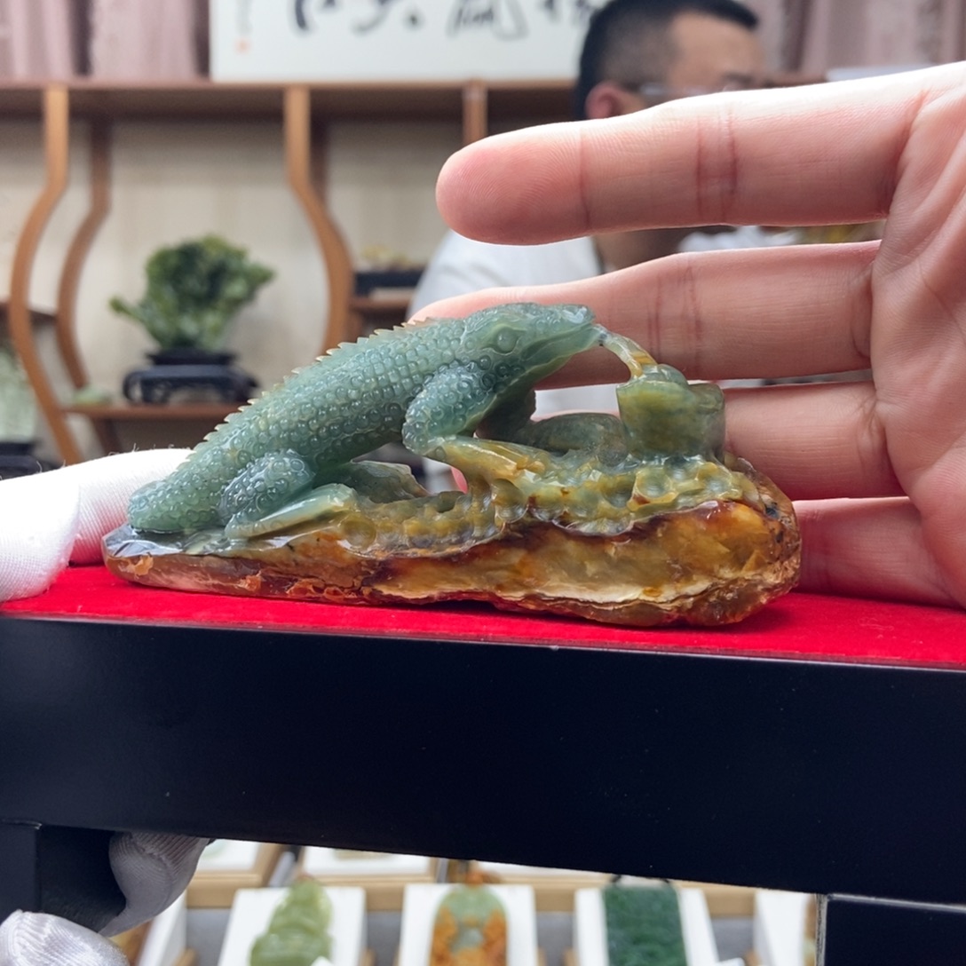 蛇纹石玉未镶嵌摆件