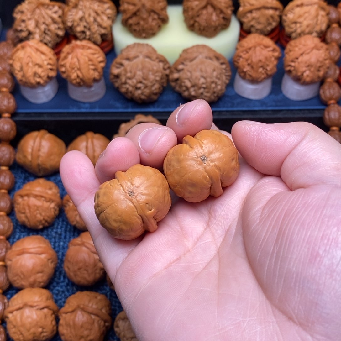 文玩核桃把件八**叔手捻