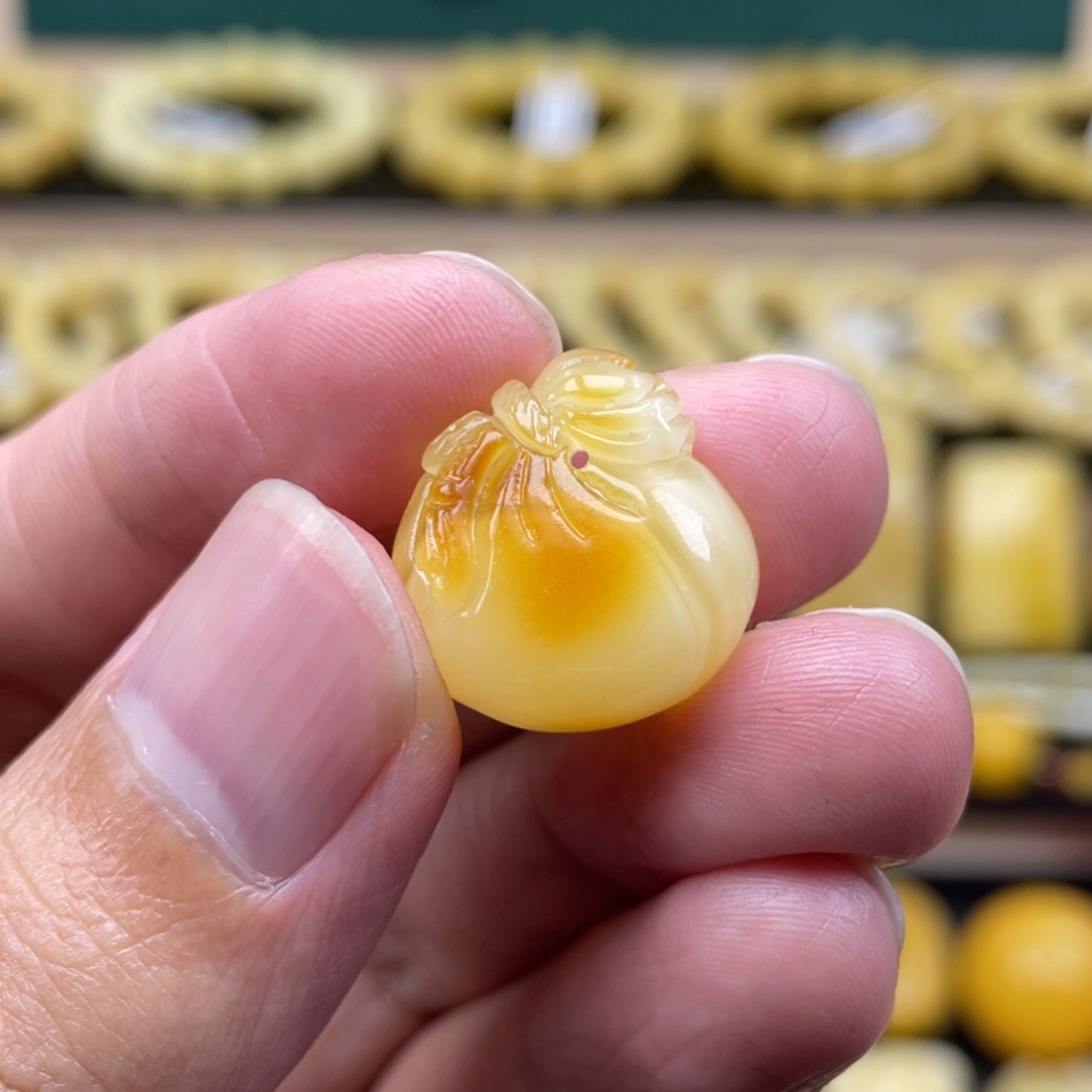 琥珀裸石未镶嵌琥珀蜜蜡