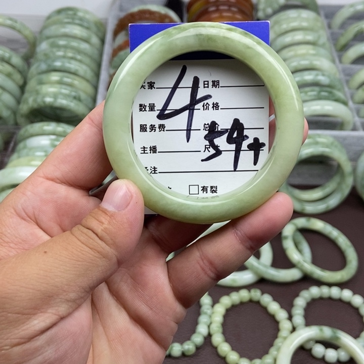 蛇纹石玉手镯未镶嵌