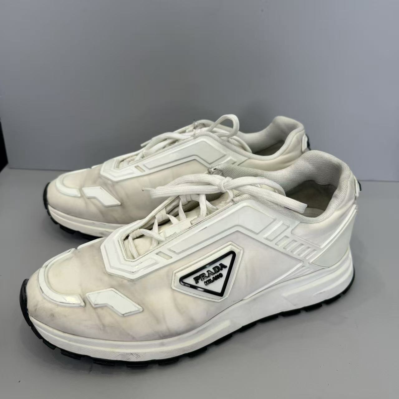 90新 Prada/普拉达 43码 275 低帮 休闲鞋/鞋头 补胶