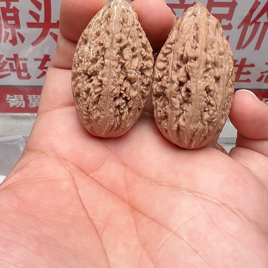 @***然文玩核桃吊坠蚂蚁棍