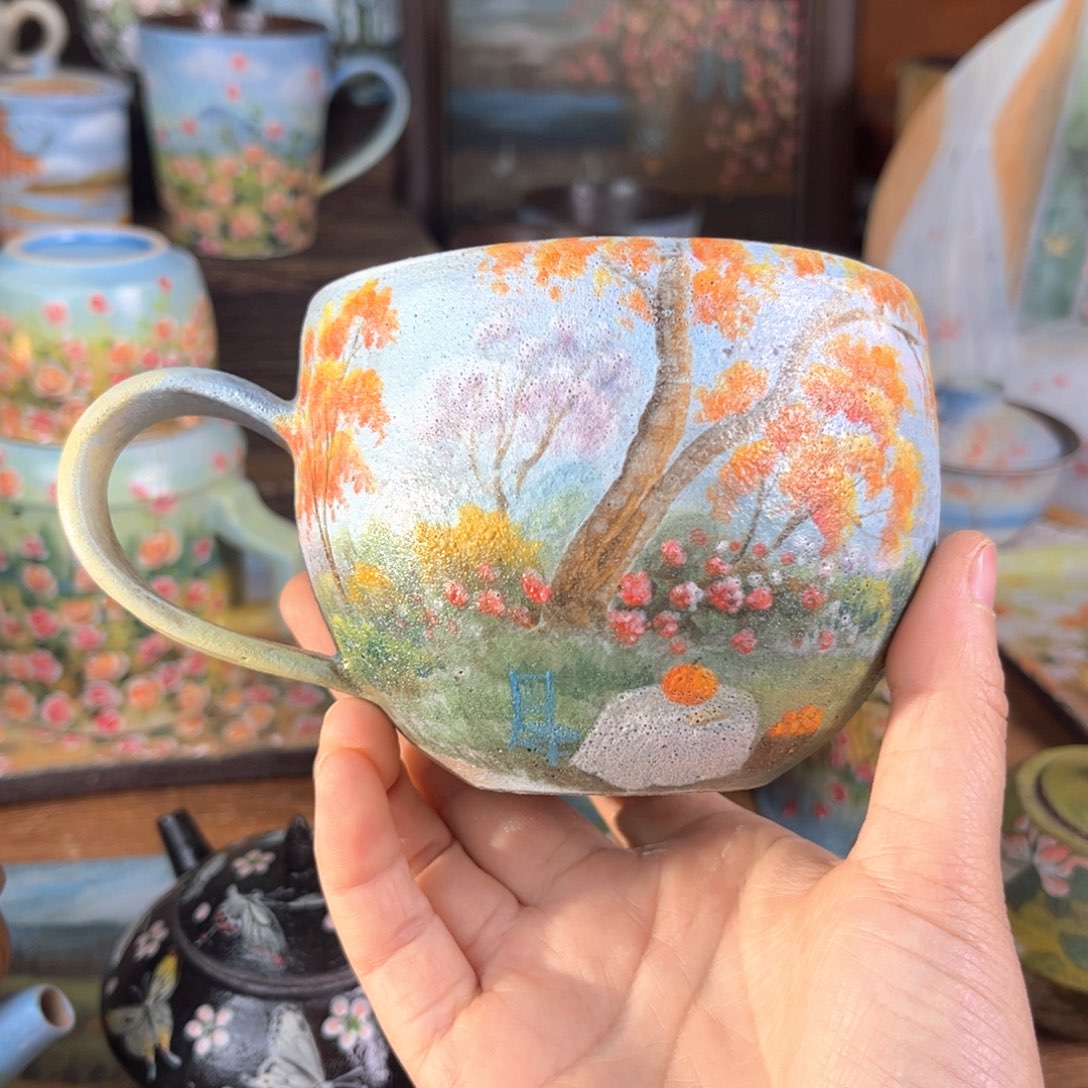 碟釉下五彩斑斓色彩